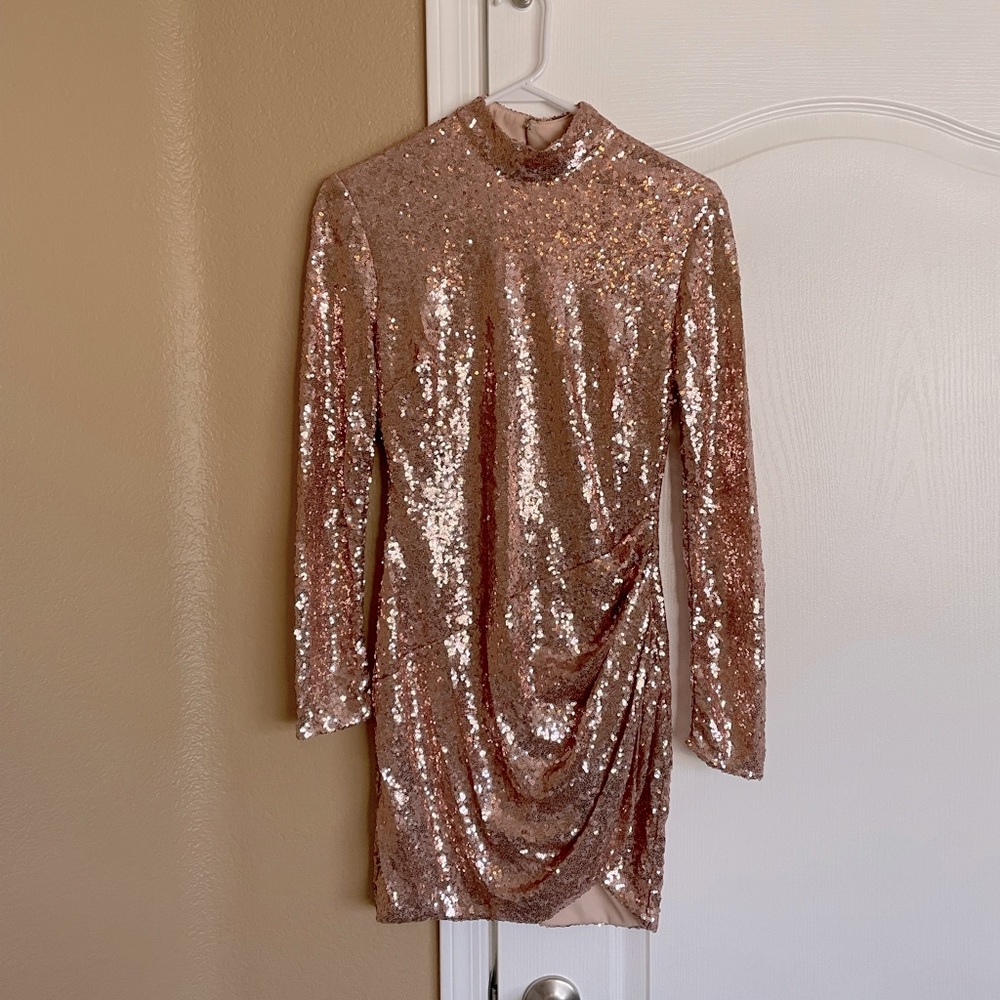 Stephanie Pratt - Long Sleeve Sequin Mini Dress in Rose Gold NWT
